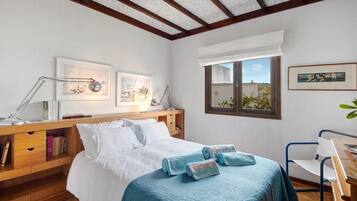 2 makuuhuonetta, silitysrauta/-lauta, ilmainen Wi-Fi, vuodevaatteet