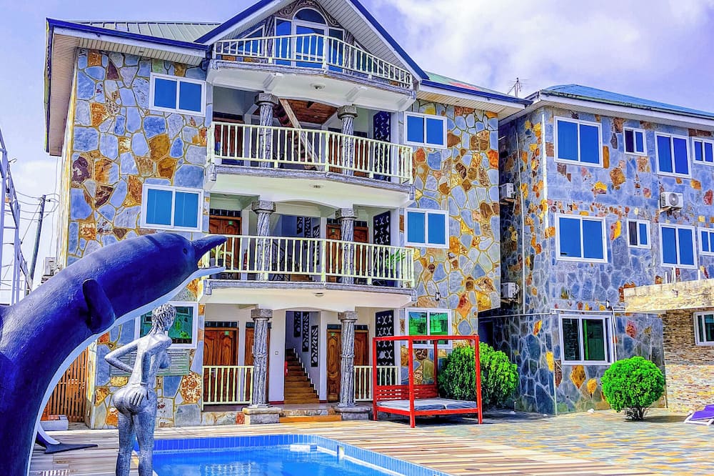 RK Italian Boy Hotel