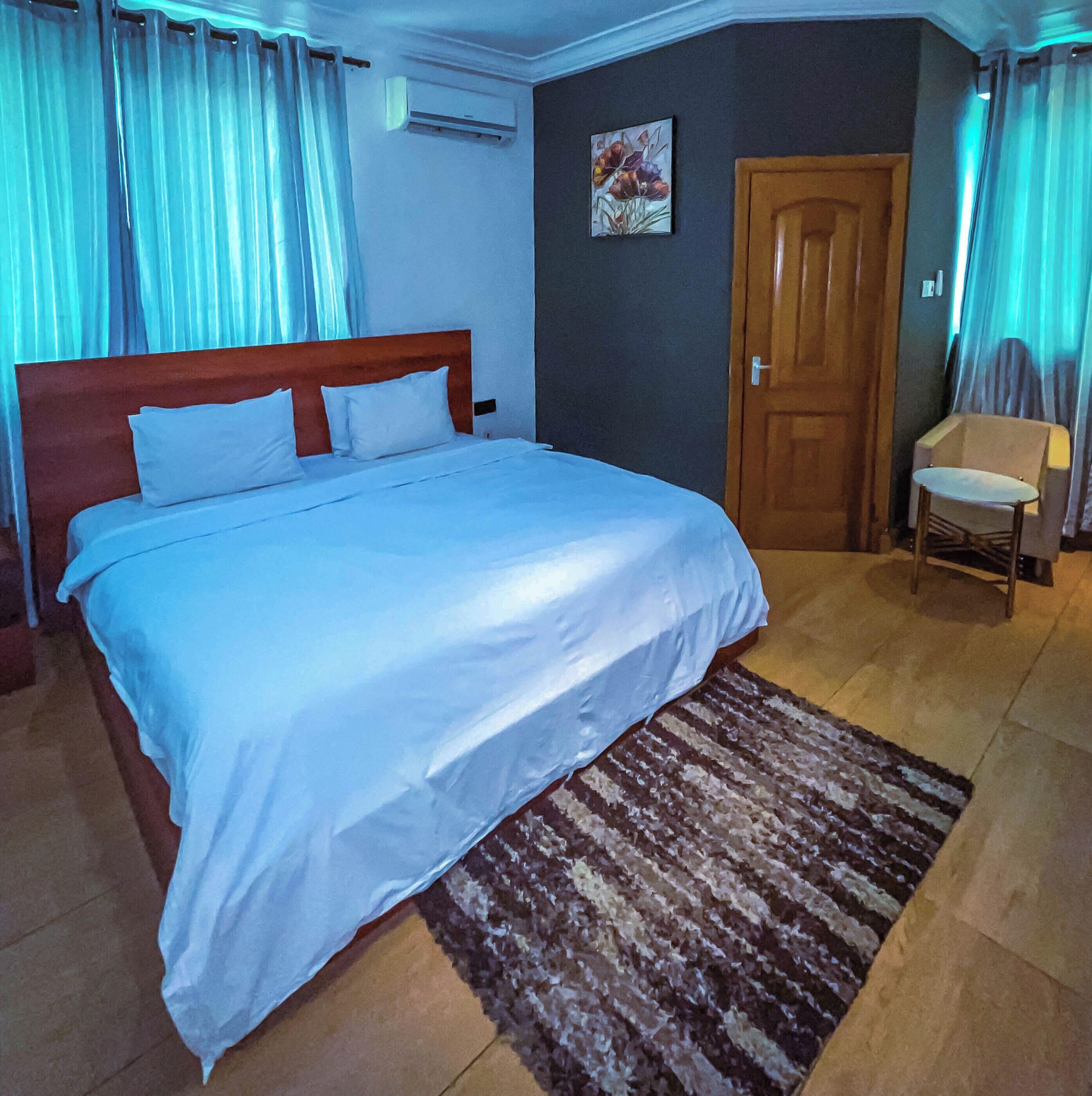 Free WiFi, bed sheets