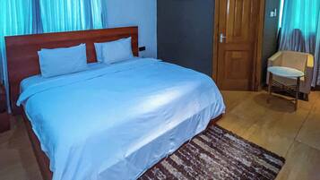 Free WiFi, bed sheets