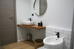 Apartment | Bathroom