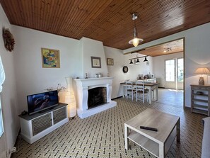 TV - House in Saint-Hilaire-de-Riez, near sea, pets allowed (Saint-Hilaire-de-Riez)