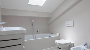 Apartment | Bathroom