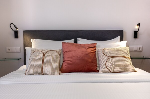 Deluxe Studio | In-room safe, blackout drapes, soundproofing, free WiFi