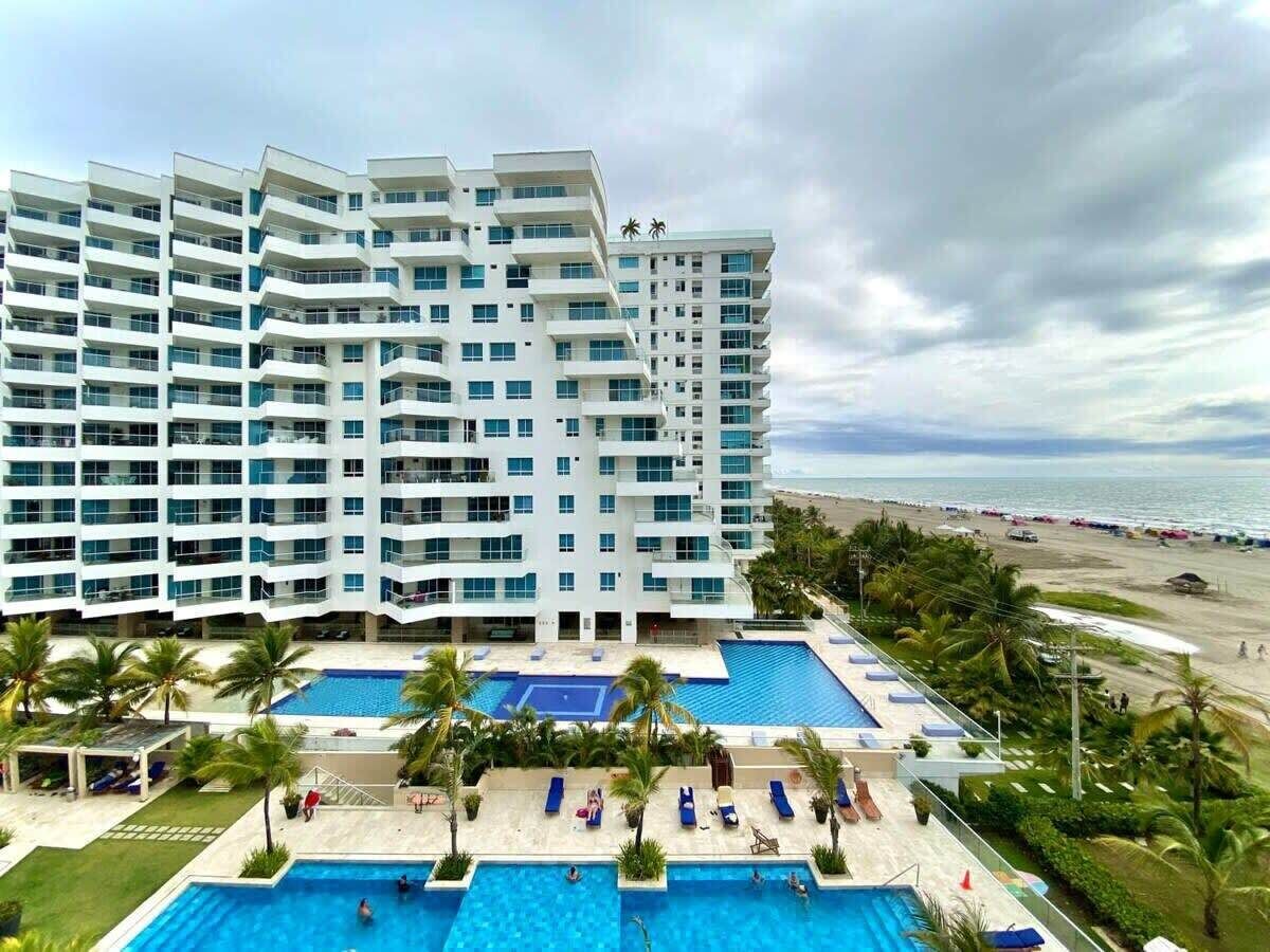 w* | Stunning 2BR w\/ pool n AC in Sunny Cartagena