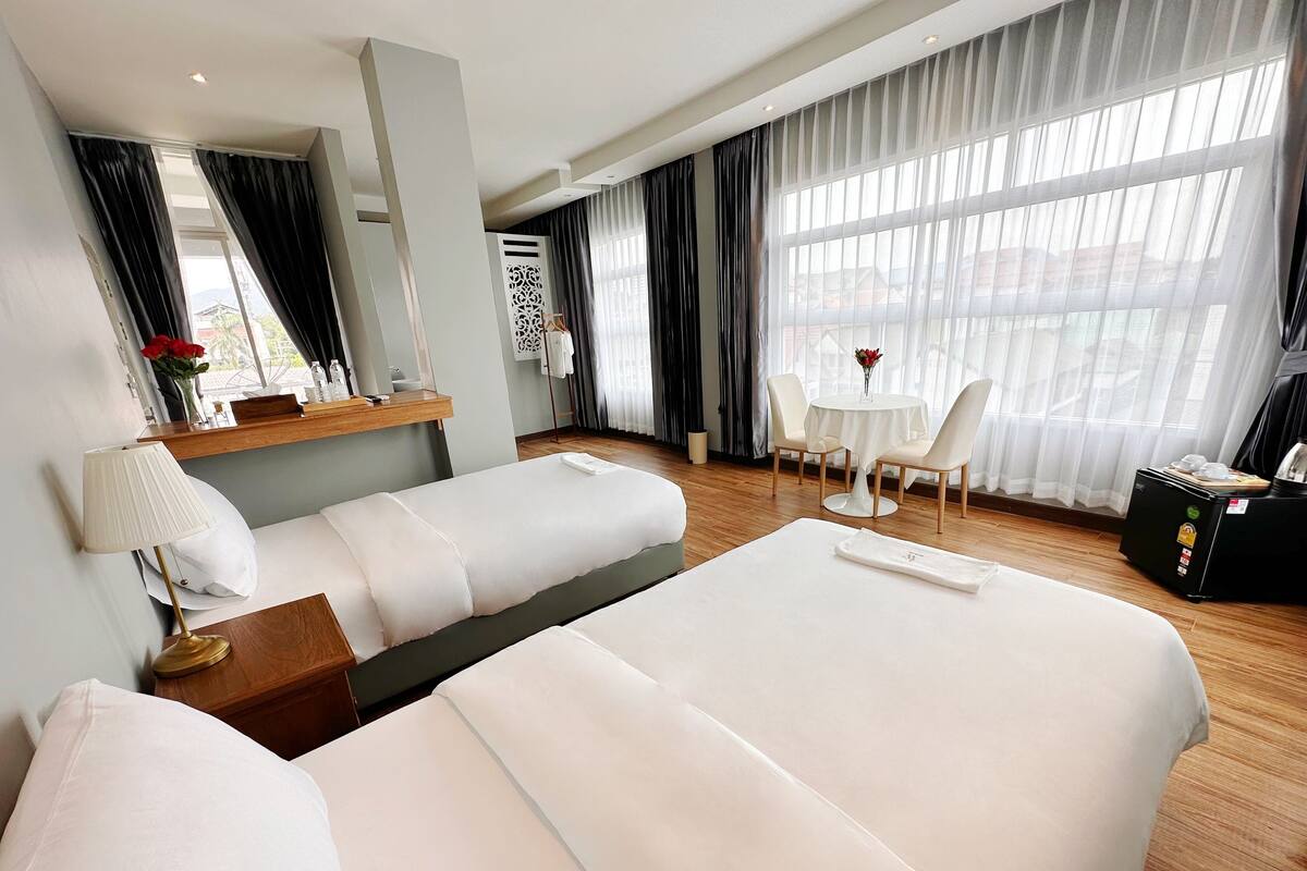 1 bedroom, minibar, desk, laptop workspace