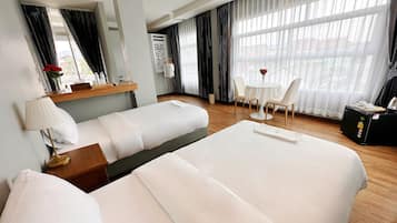 1 bedroom, minibar, desk, laptop workspace