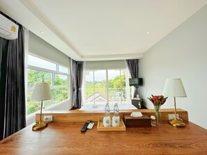 1 bedroom, minibar, desk, laptop workspace - The White House Rachamankha (Chiang Mai)