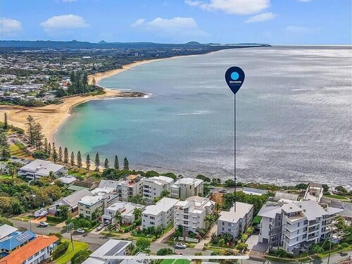 Moffat Beach Surf Retreat