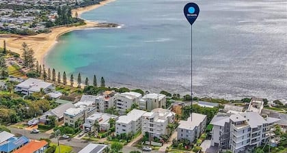 Moffat Beach Surf Retreat