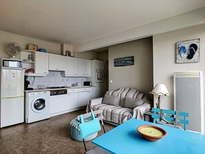TV - Charming 1-BR with terrace, sea view, and parking, Carnon (Mauguio)