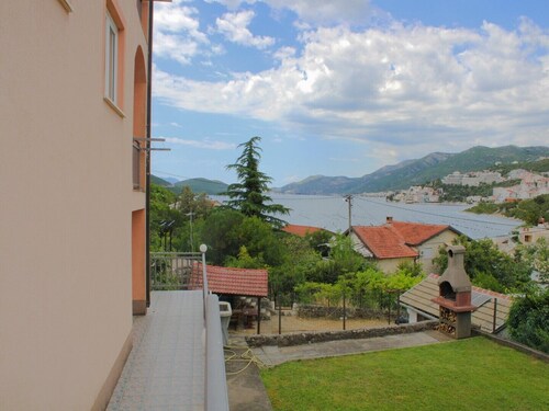 Apartment near the sea with private parking
