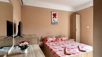 1 bedroom, WiFi, bed sheets