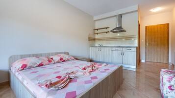 1 bedroom, WiFi, bed sheets