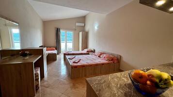 1 bedroom, WiFi, bed sheets
