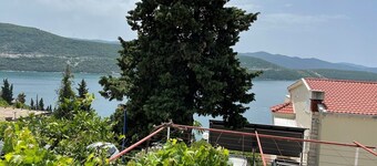 Five bedroom holiday house with beautiful Sea view