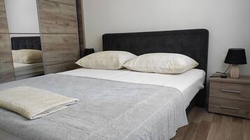1 bedroom, iron/ironing board, WiFi, bed sheets