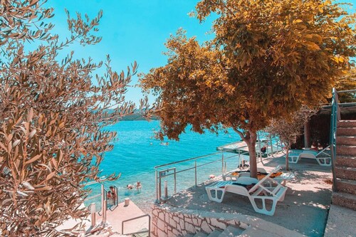 Villa Raguž with Garage and Private Beach / ThreeBedroom App with sea view  6