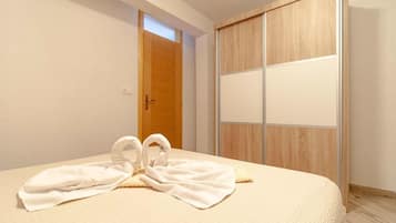 1 bedroom, WiFi, bed sheets