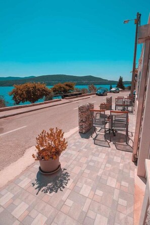 Outdoor dining - Apartment with sea view 13 (Neum)