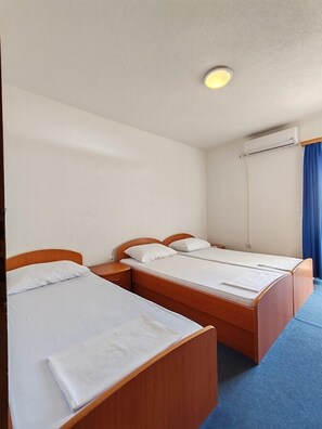 1 bedroom, WiFi, bed sheets