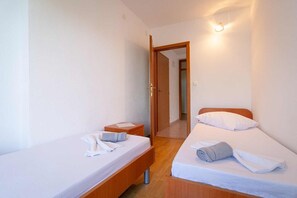 2 bedrooms, WiFi, bed sheets