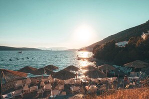 المنطقة المحيطة بالمنشأة