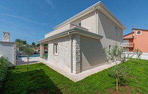 House | 5 bedrooms - Villa Nia in Kmeti With 5 Bedrooms and 4 Bathrooms (Umag)