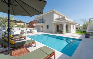 House | 5 bedrooms - Villa Nia in Kmeti With 5 Bedrooms and 4 Bathrooms (Umag)