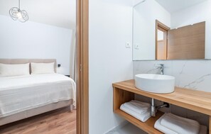 House | 5 bedrooms - Villa Nia in Kmeti With 5 Bedrooms and 4 Bathrooms (Umag)