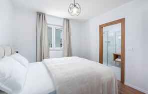 5 bedrooms