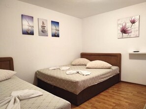 1 bedroom, WiFi, bed sheets