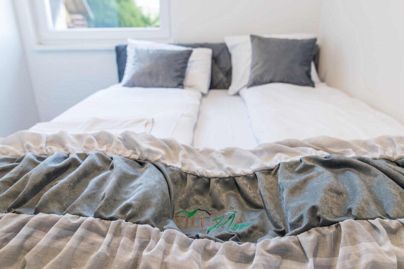 8 chambres, Wi-Fi, draps fournis