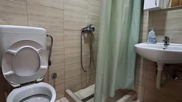 Shower, towels
