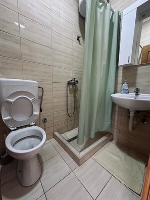 Shower, towels