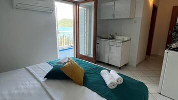 1 bedroom, WiFi, bed sheets