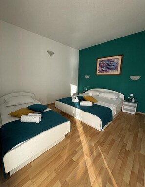 1 bedroom, WiFi, bed sheets