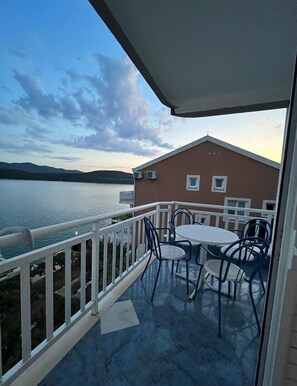 Outdoor dining - Villa Bianca / Apartment 9 with sea view (Neum)