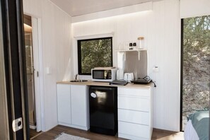 Fridge, microwave, stovetop, electric kettle