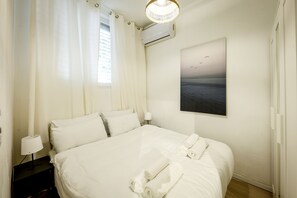 Apartment - Stylish and Unique 2BR Apt w Patio  (Tel Aviv)