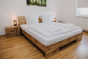 2 عدّة غرف نوم وسرير سفر وواي فاي مجانًا وملاءات أسرّة