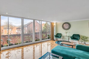 Smart TV - Brewery View | Central| Close to restaurants | 2 Bed | Stylish Apt | Lift | Unique (Norwich)