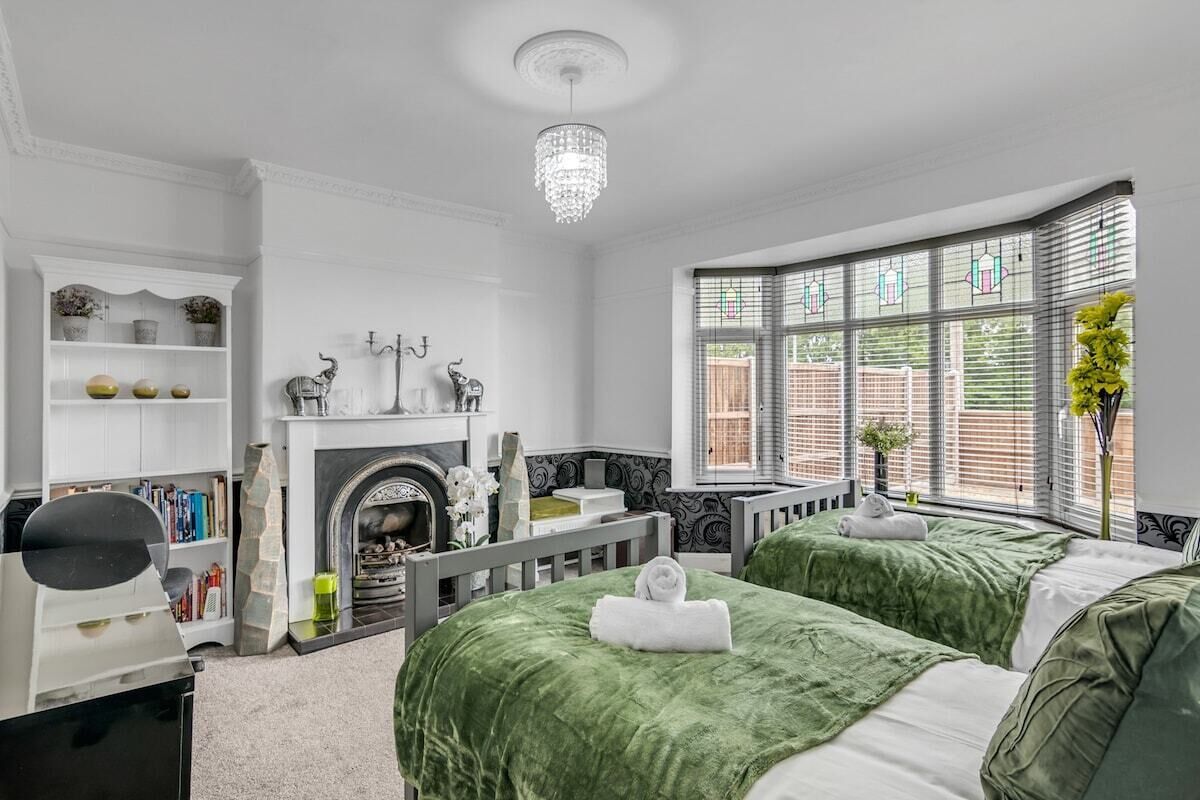 4 bedrooms, iron/ironing board, travel cot, free WiFi