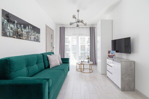 Apartamento, 1 quarto, sacada | 1 quarto, individualmente decorados, roupa de cama