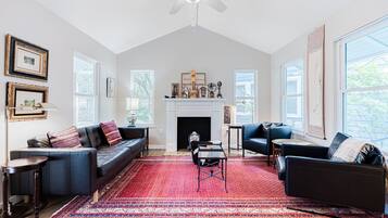 House, Multiple Beds, Kitchen, Garden View (Hidden Jewel) | Living area | 40-inch flat-screen TV with digital channels