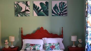 3 bedrooms, iron/ironing board, travel crib, free WiFi