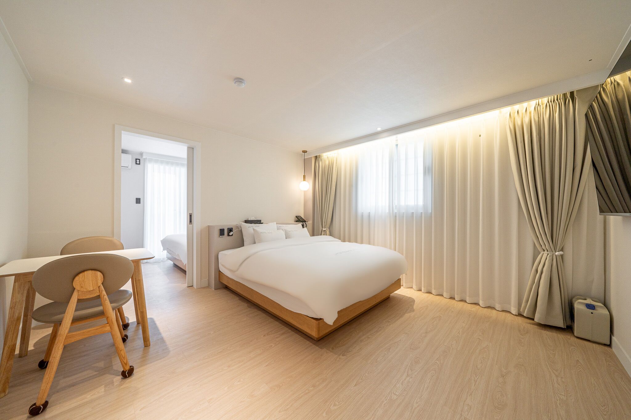 패밀리 트윈룸 | 고급 침구, 오리/거위털 이불, 노트북 작업 공간, 방음 설비