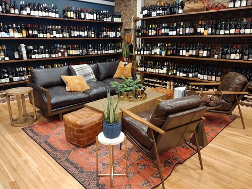 Experience charming Jacksonville, OR in this 8-bedroom Historic Inn. Enjoy a wine country getaway with 8 private bedrooms. Walk to dining, shopping, and the famed Britt Festival grounds.