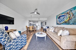 Smart TV - Sterling Shores in Destin Florida 2 bedroom, 2 bathrooms on the third floor (Destin)