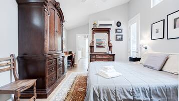 House, Multiple Beds, Patio, Garden View | 6 bedrooms, individually decorated, individually furnished, free WiFi